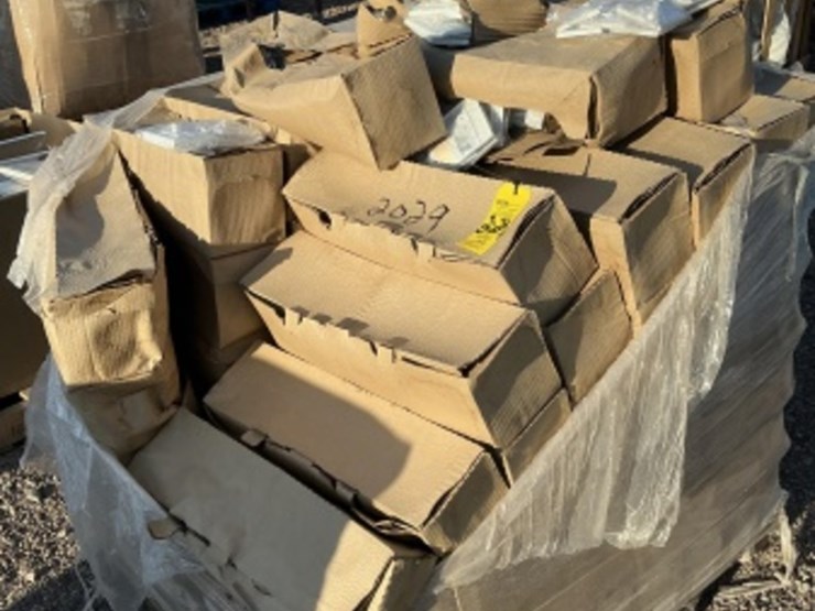 pallet-of-switch-cover-plates-image-1
