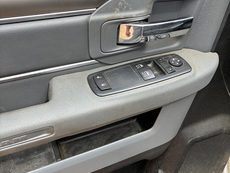 2017-dodge-ram-1500-image-3
