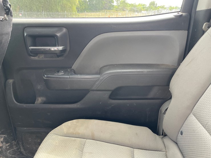 2019-chevrolet-2500-image-30