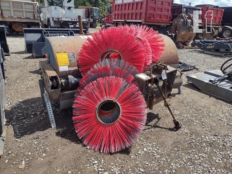 3-pth-sweepster-pto-road-broom-image-1