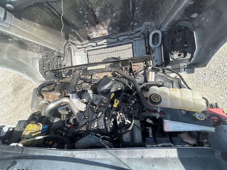 2017-ford-f650-image-24