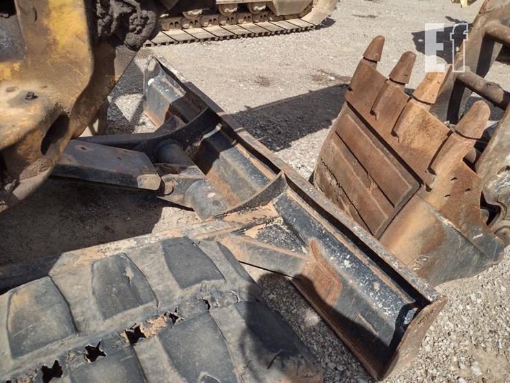 caterpillar-305e2-image-24