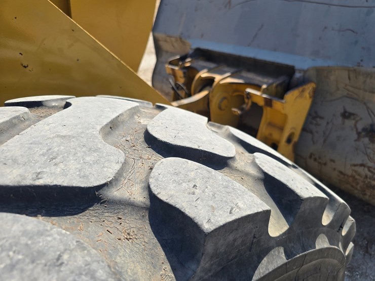 2016-caterpillar-930m-image-52