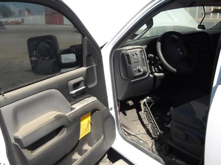 2015-gmc-sierra-3500-image-30