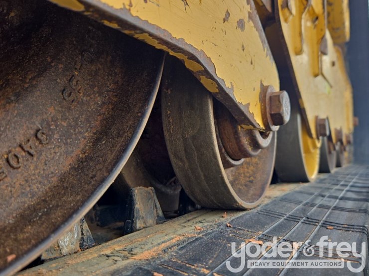 2023-caterpillar-259d3-image-11