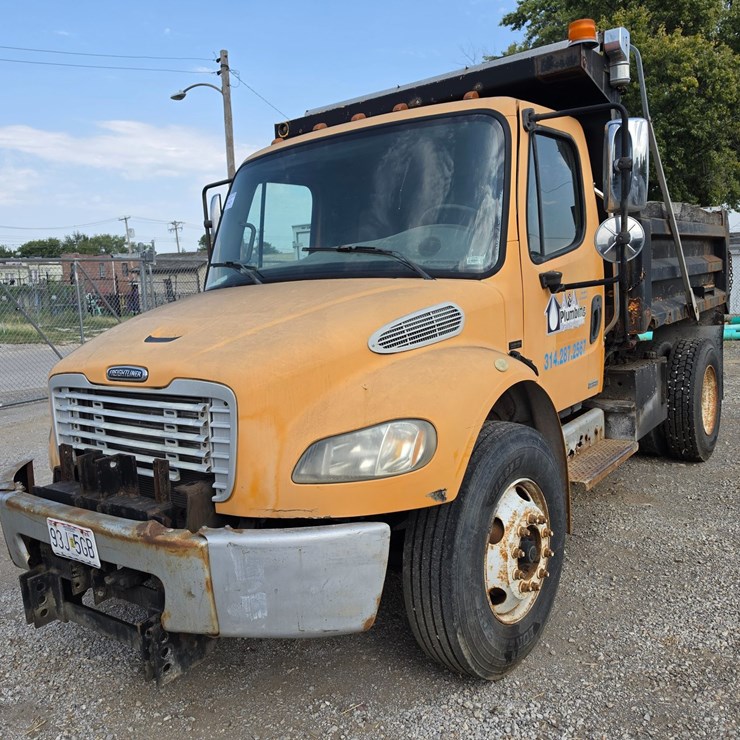 2005 FREIGHTLINER M2 106