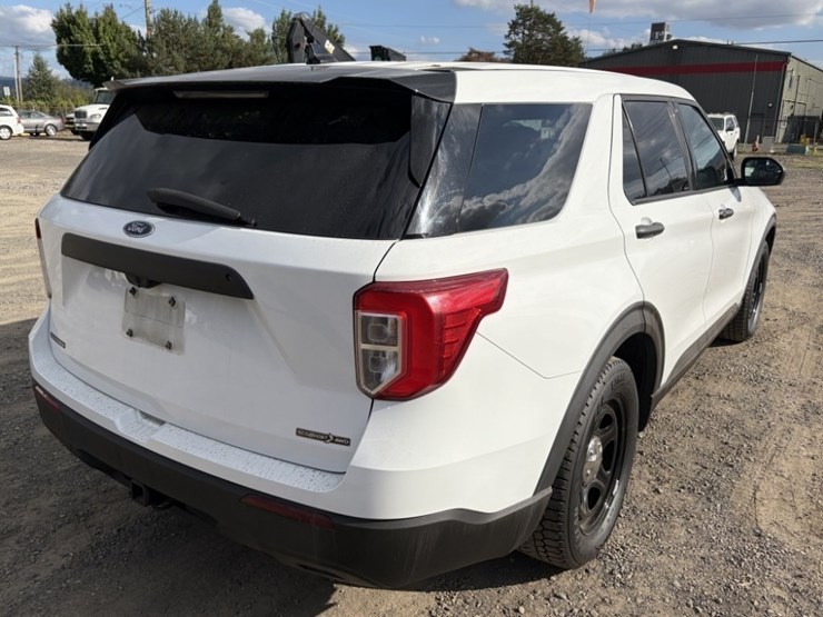 2020-ford-explorer-image-4
