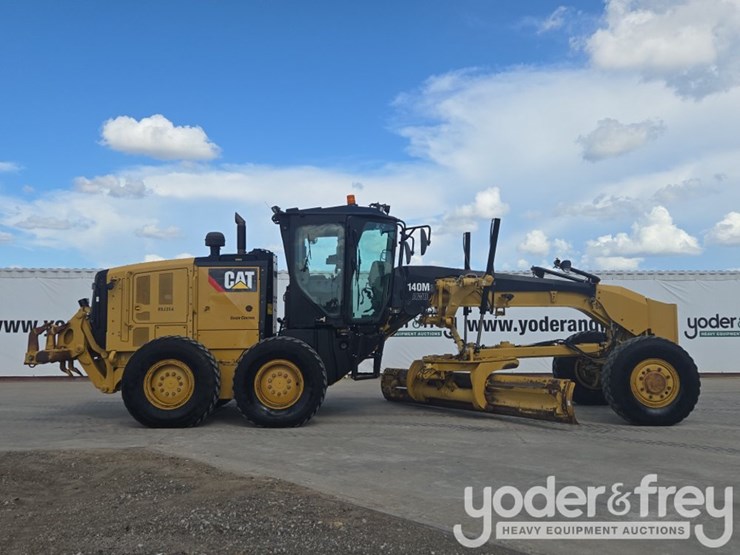 2015-caterpillar-140m3-awd-image-6