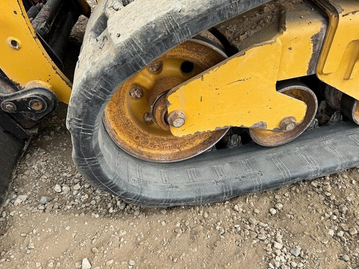 2017-caterpillar-259d-image-14