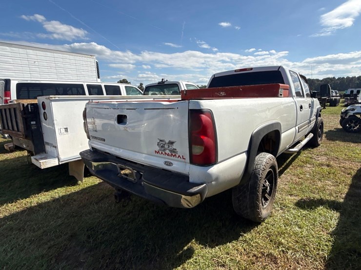 2005-chevrolet-silverado-2500-image-4