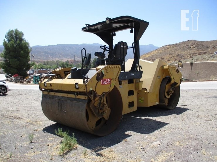 2012-caterpillar-cb54-image-3