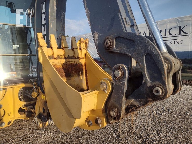 2021-deere-310sl-image-32