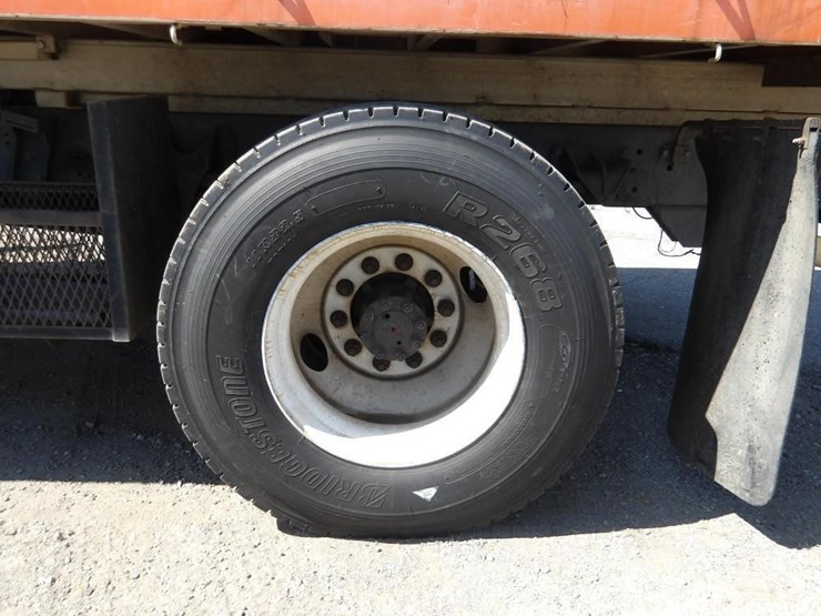 2004-international-durastar-4300-image-5