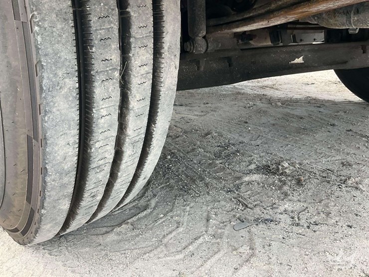 2018-international-durastar-4300-image-60