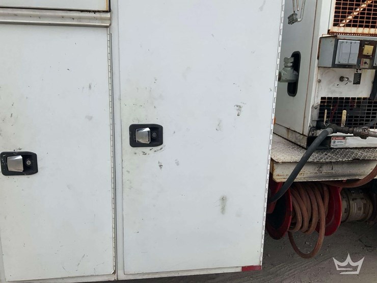 2018-international-durastar-4300-image-36