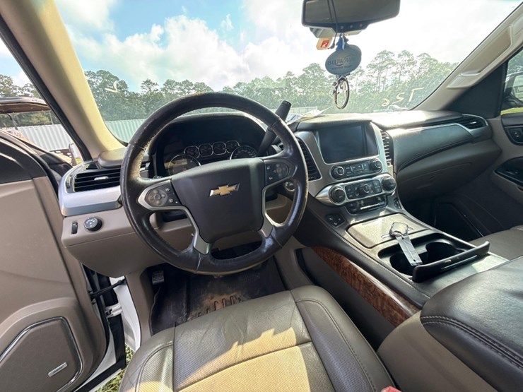 2015-chevrolet-tahoe-image-12
