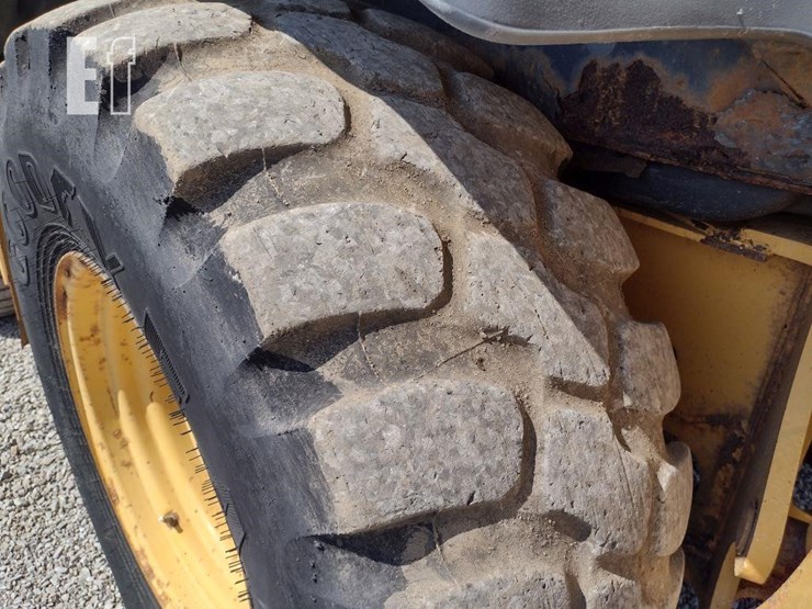 2010-deere-310sj-image-20