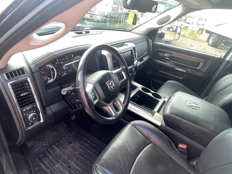 2014-dodge-ram-1500-image-26