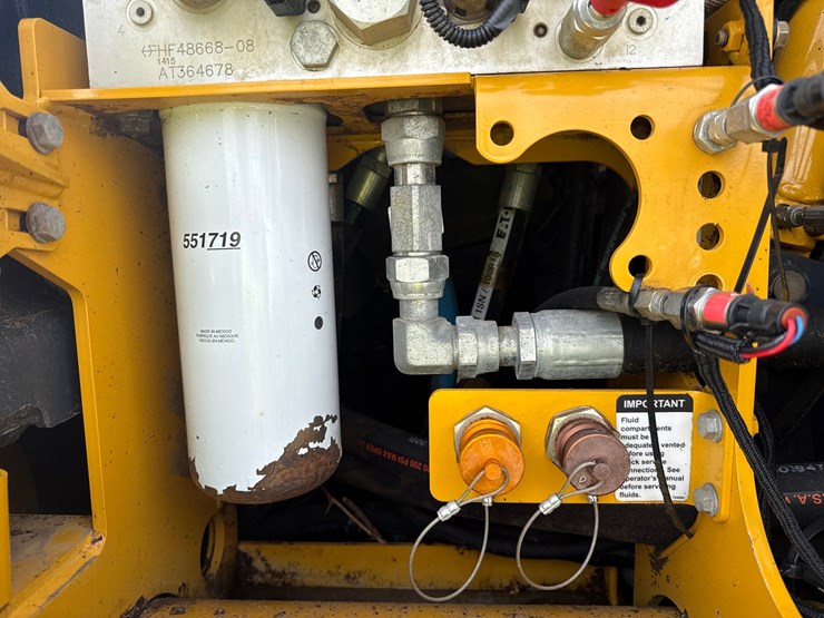 2014-deere-750k-lgp-image-43