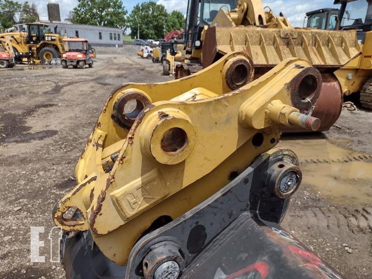 cat-quick-coupler-image-4