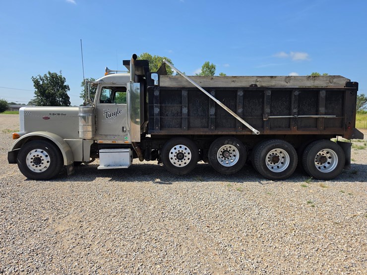2005-peterbilt-379-image-4
