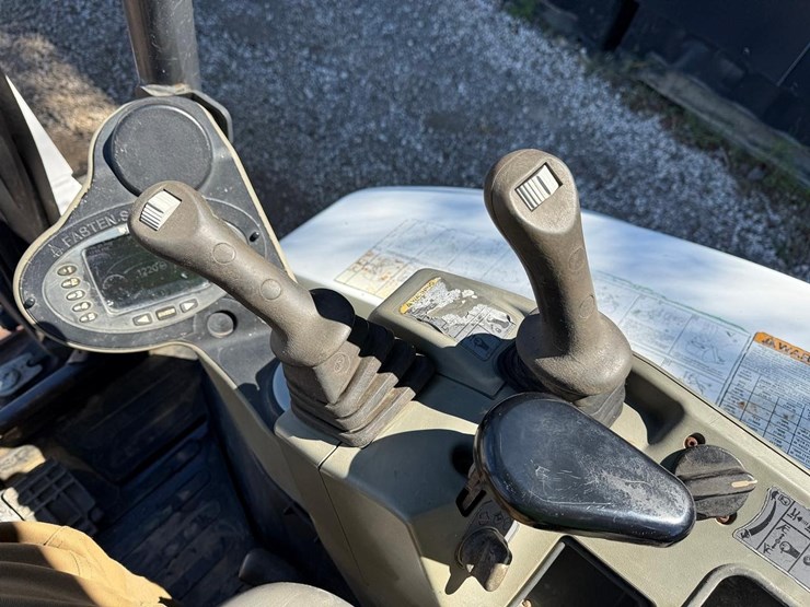 2015-bobcat-e35-image-22