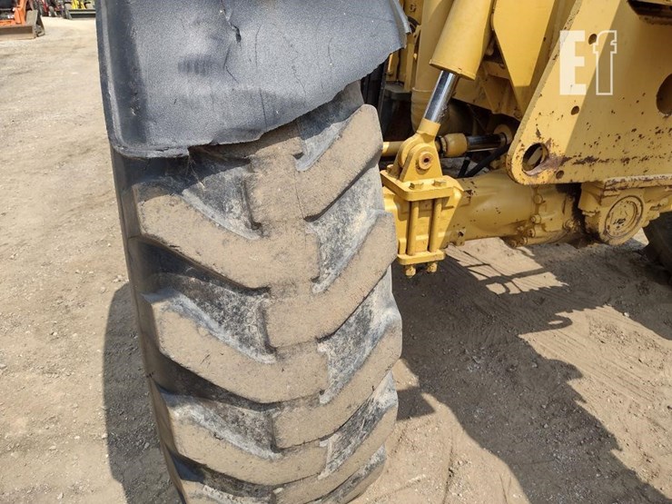 1999-caterpillar-th83-image-23