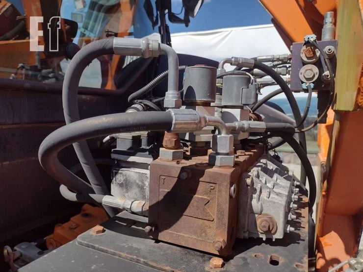 new-holland-ts115a-image-44