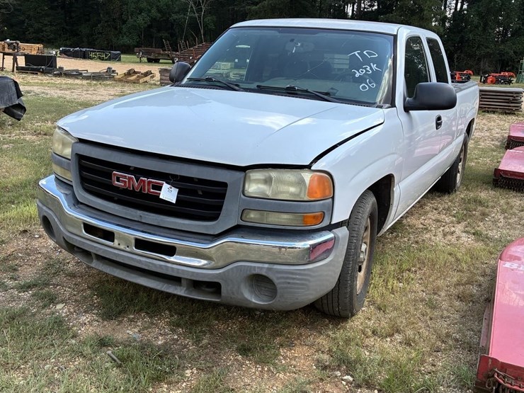 2006-gmc-sierra-1500-image-1
