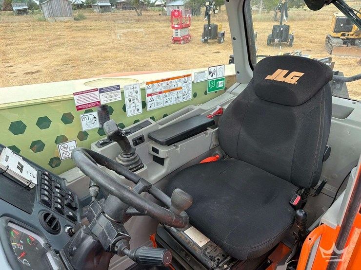 2023-jlg-ag925-8,000lbs-rough-terrain-telehandler-image-39