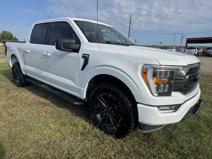 2022-ford-f150-xlt-image-3