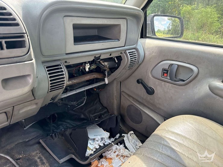 2000-chevrolet-3500-image-16