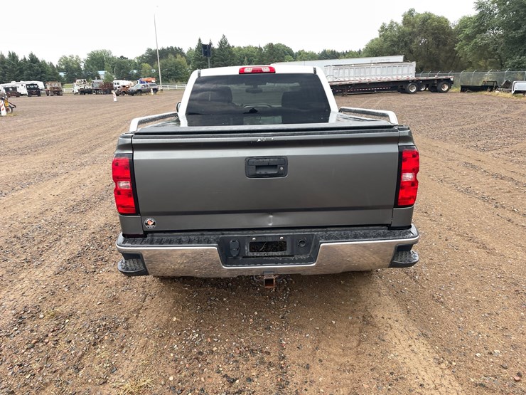 2015-chevrolet-1500-image-3