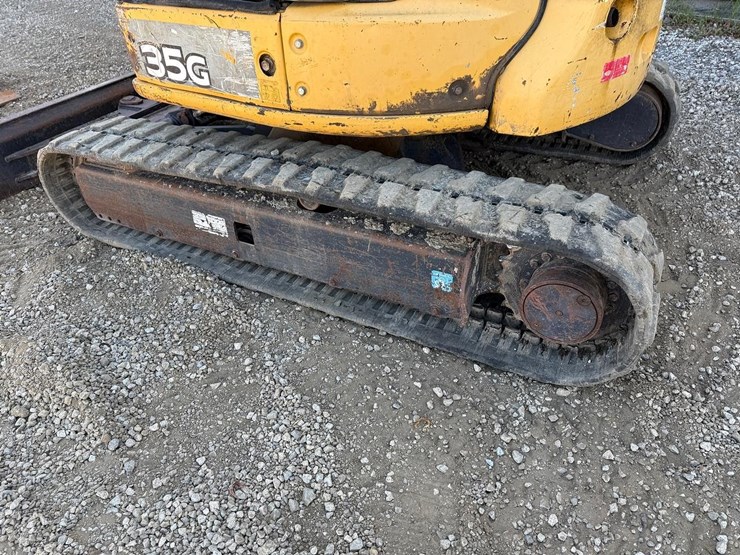 2016-deere-35g-image-15
