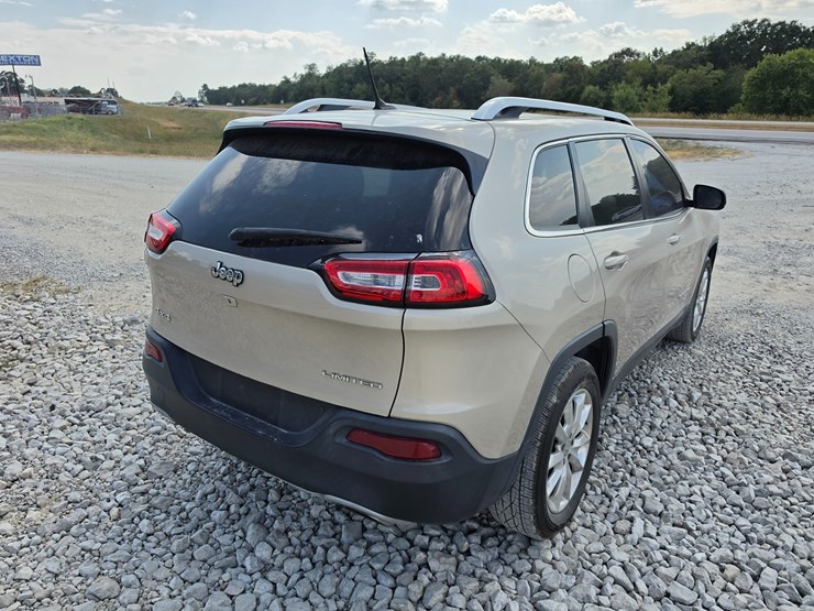 2015-jeep-cherokee-image-8