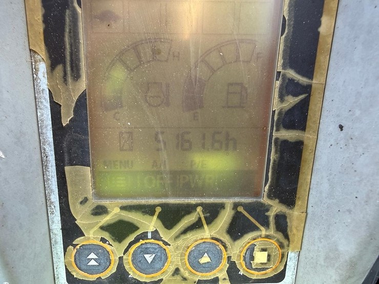 2016-deere-35g-image-21