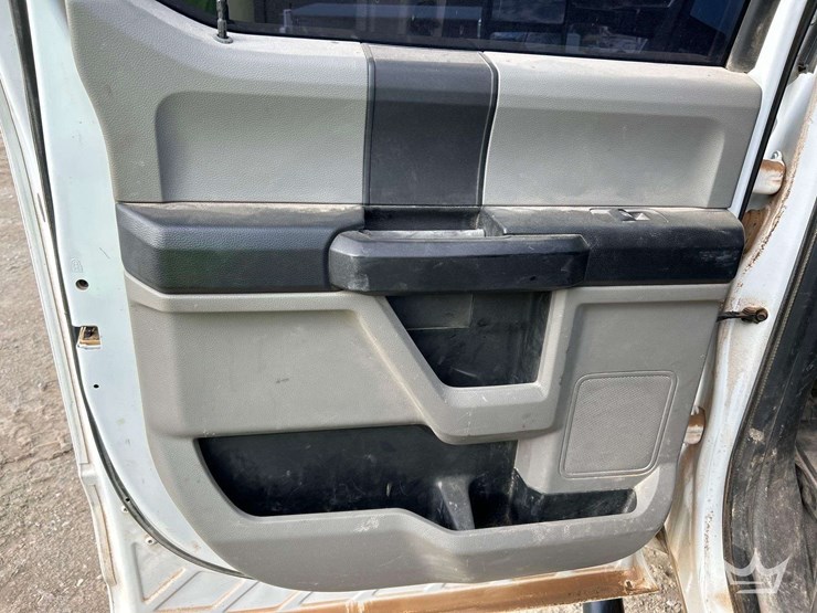2018-ford-f350-image-19