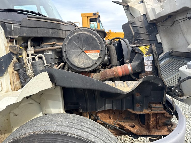2008-international-durastar-4300-image-17