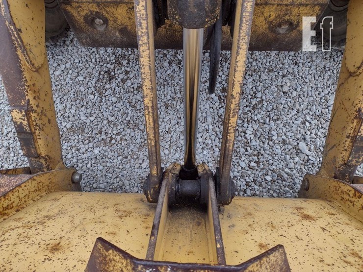1995-deere-410d-image-23