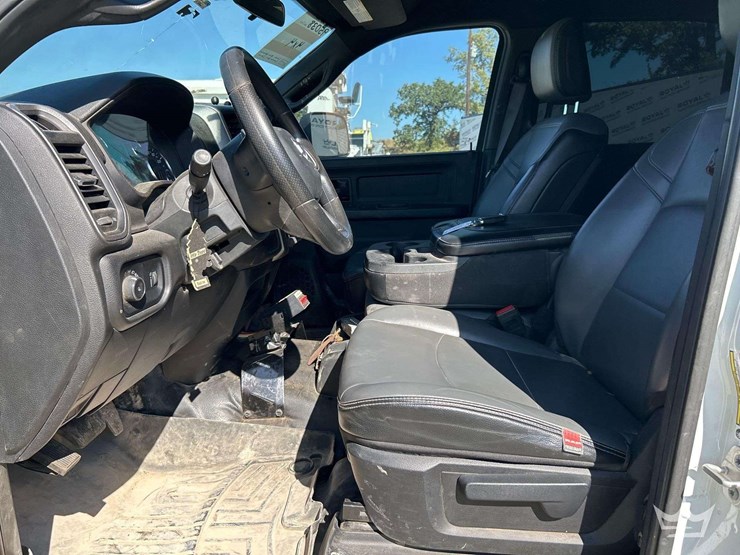 2022-dodge-2500-image-13