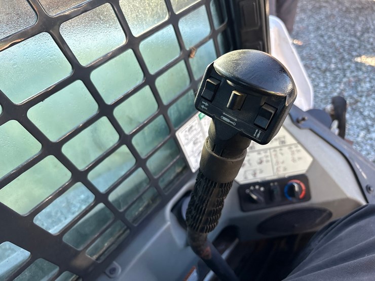 2019-bobcat-t595-image-55