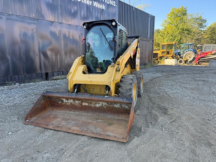 2014-caterpillar-262d-image-8