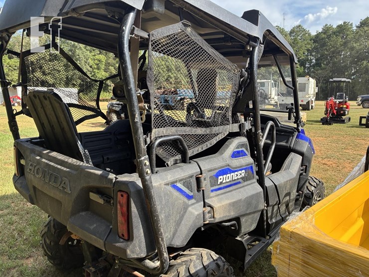 2019-honda-pioneer-700-image-3