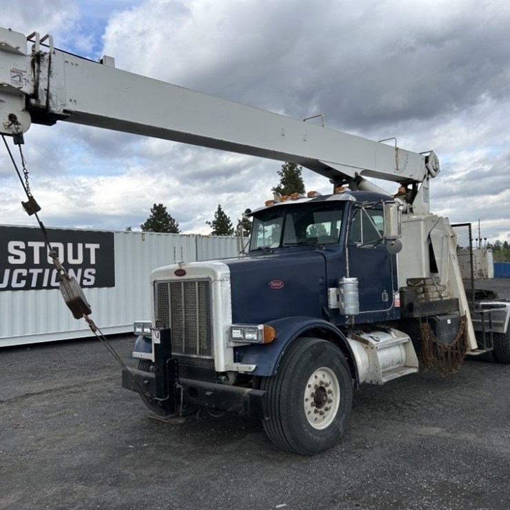2001 PETERBILT 357