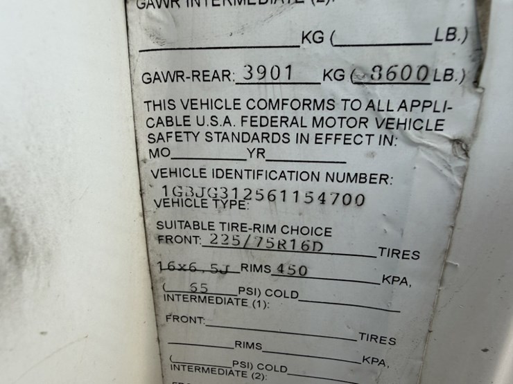 2006-chevrolet-express-box-truck-image-25