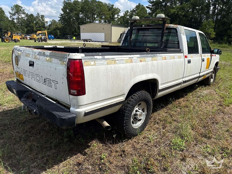 2000-chevrolet-3500-image-2