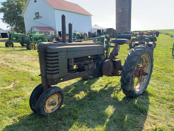john-deere-b-image-1