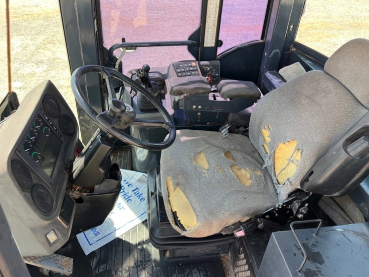 2010-deere-544j-image-11