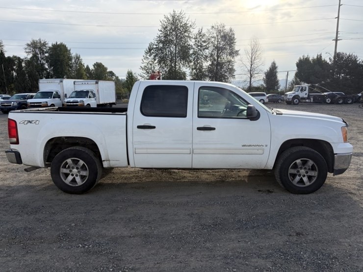 2008-gmc-sierra-1500-sle-4x4-crew-cab-pickup-image-3