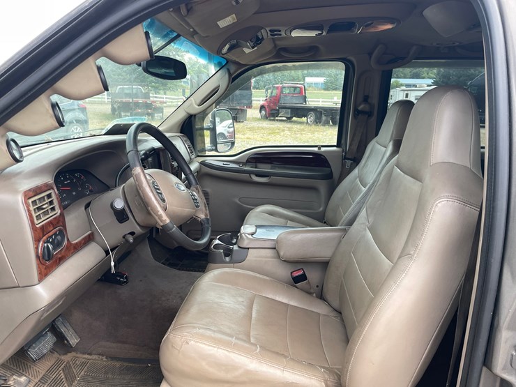 2002-ford-excursion-image-27